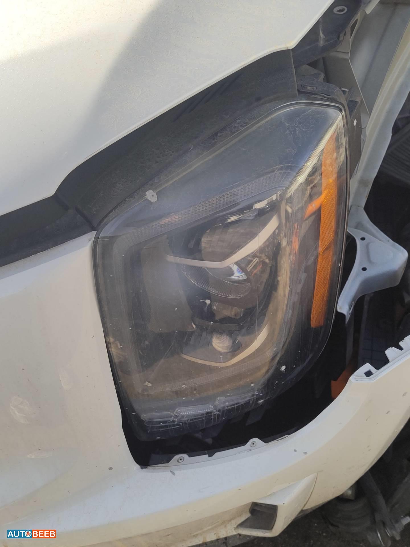 ضوء امامي شمال كيا تيلوريد 2022 2023 2024