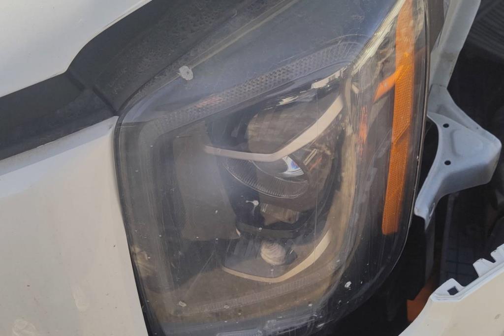 ضوء امامي شمال كيا تيلوريد 2022 2023 2024