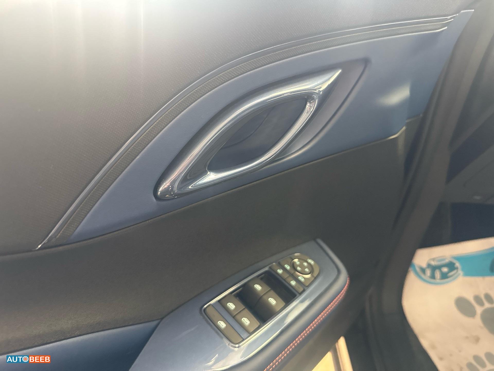 بي واي دي سيجول 2025