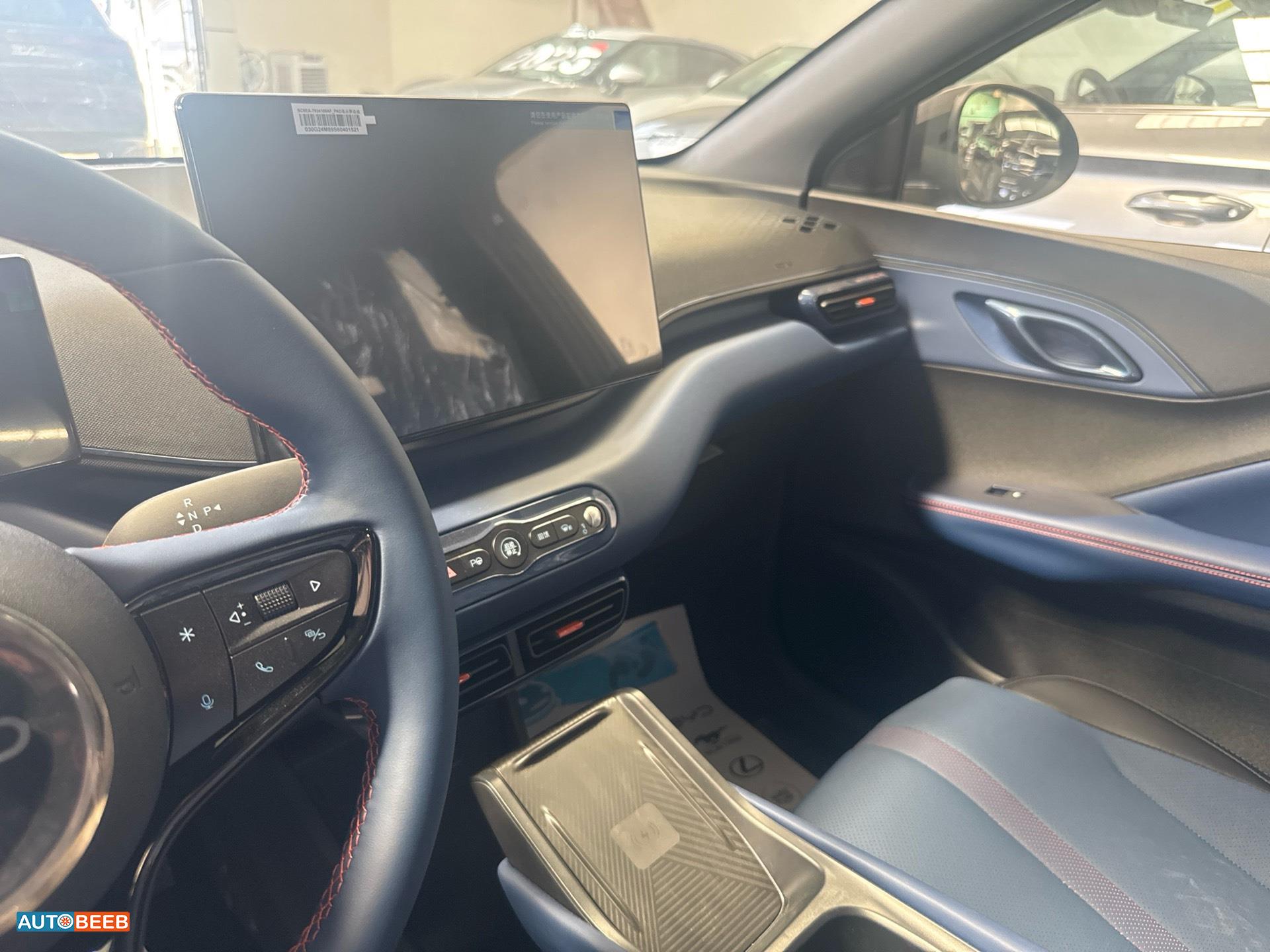 بي واي دي سيجول 2025