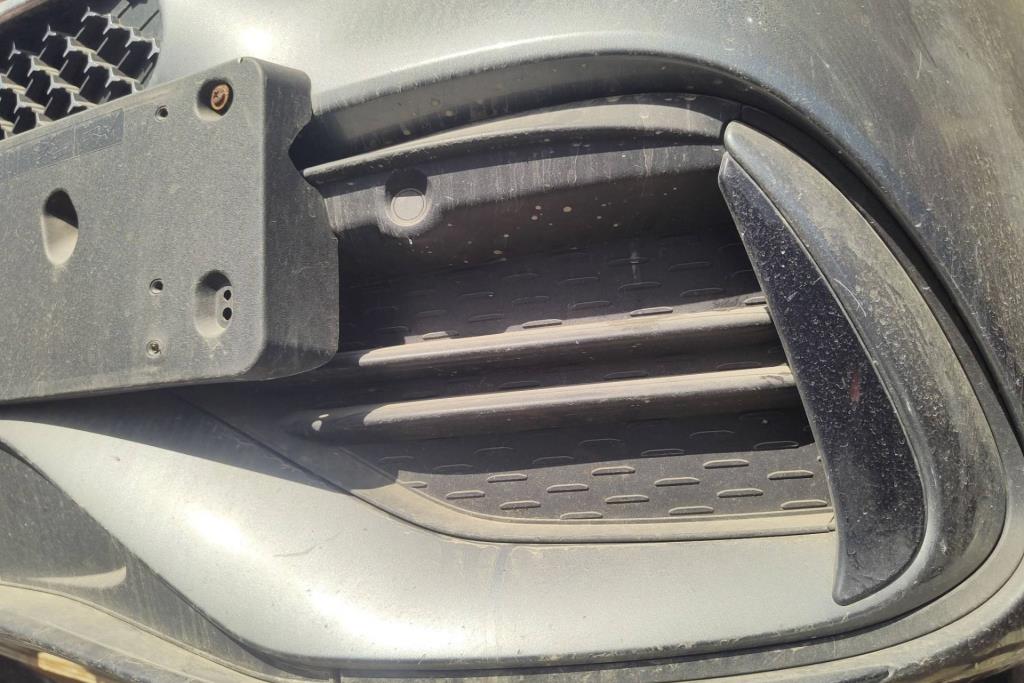 تسكيرة طمبون امامي مرسيدس C200 2024 2025