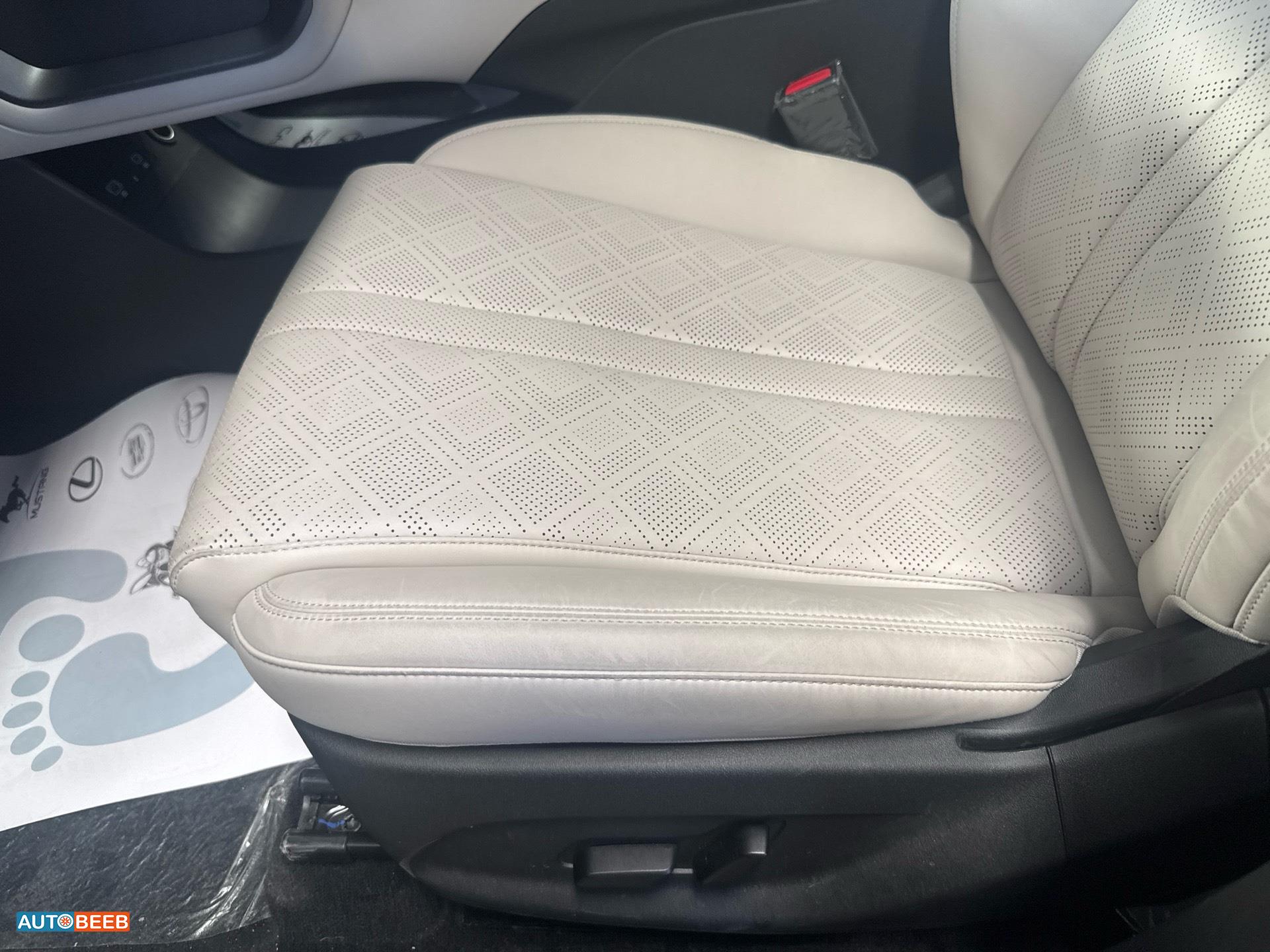 بي واي دي يوان 2025