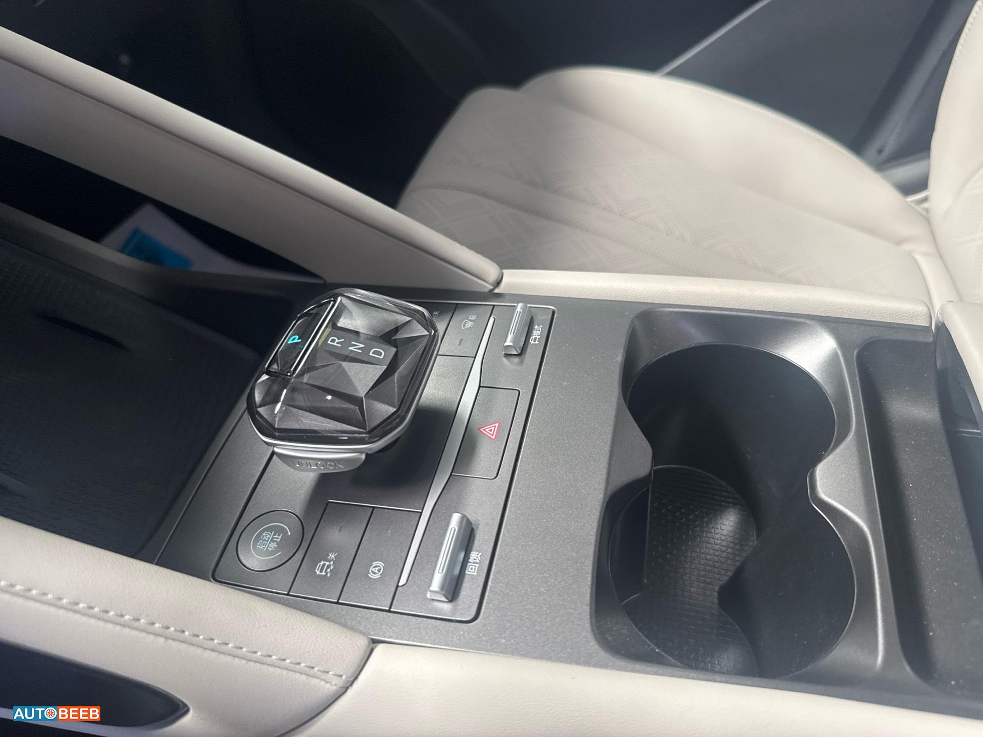 بي واي دي يوان 2025