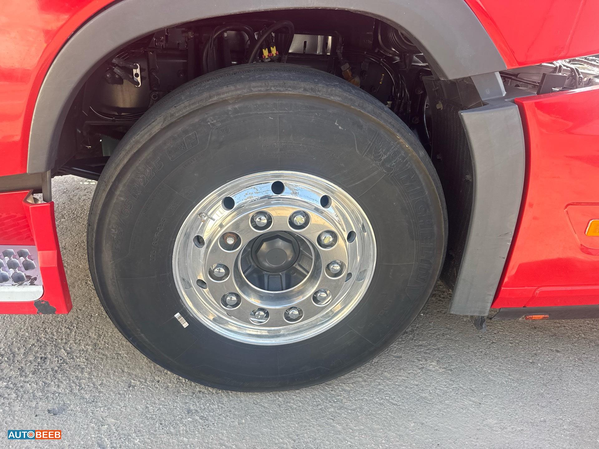 راس تريلا فولفو 2018