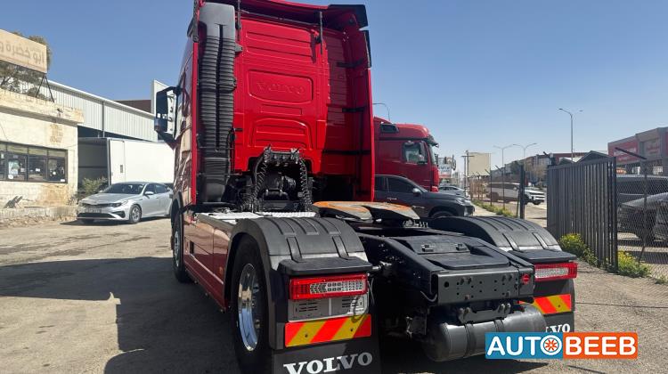 راس تريلا فولفو 2018