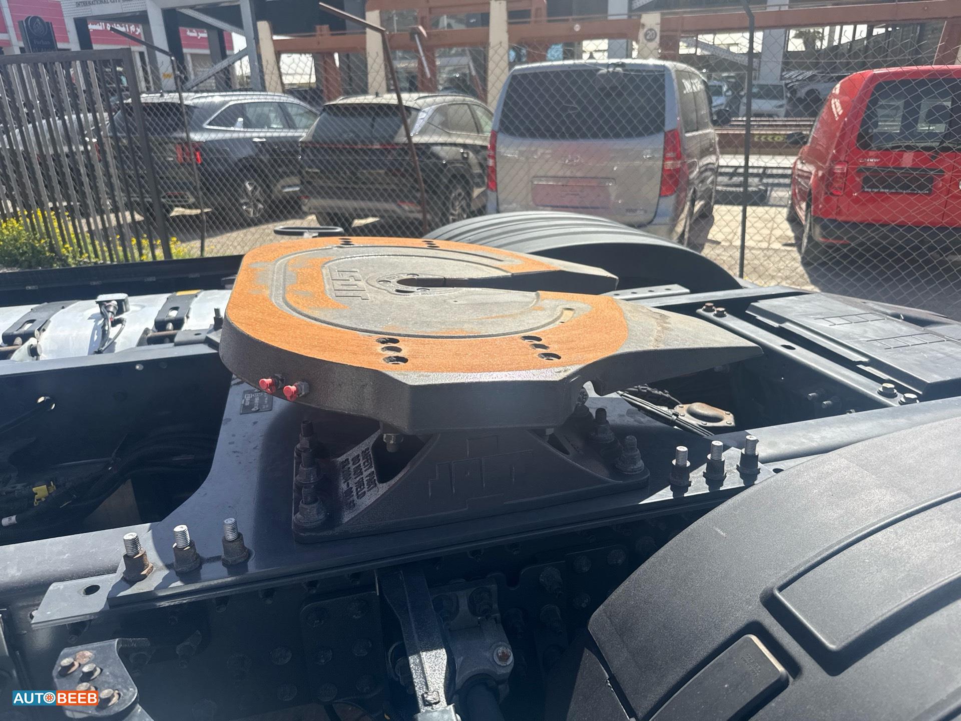 راس تريلا فولفو 2018