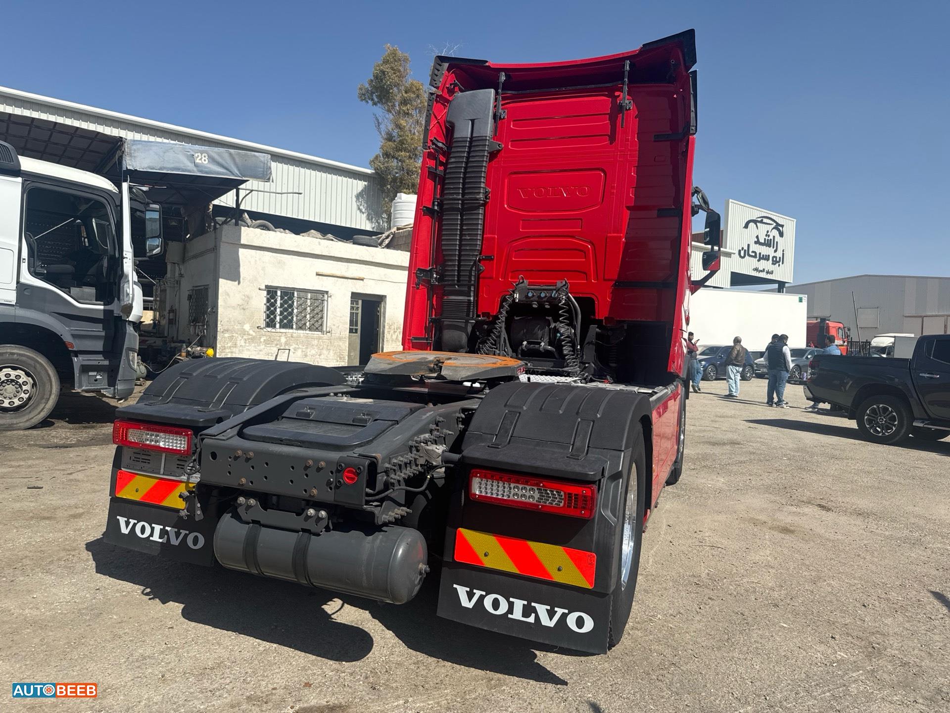 راس تريلا فولفو 2018