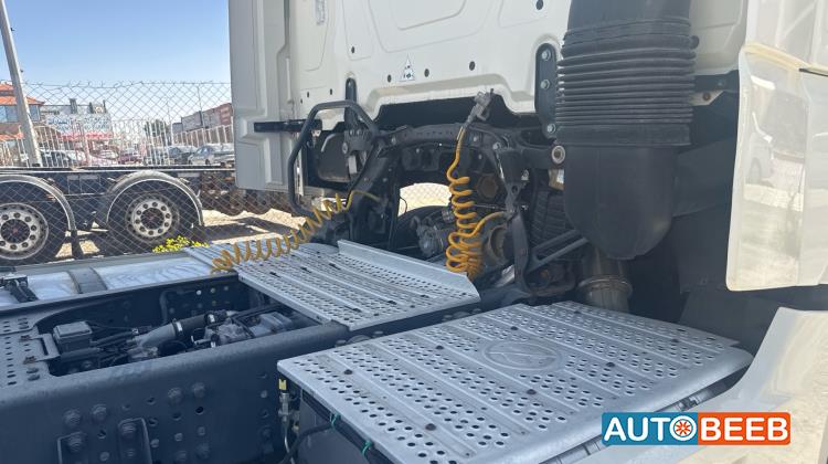 راس تريلا مرسيدس بنز 2015