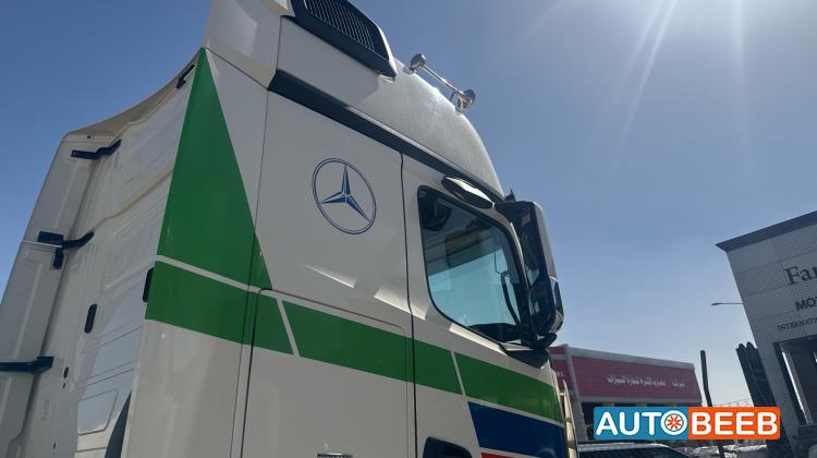 راس تريلا مرسيدس بنز 2015