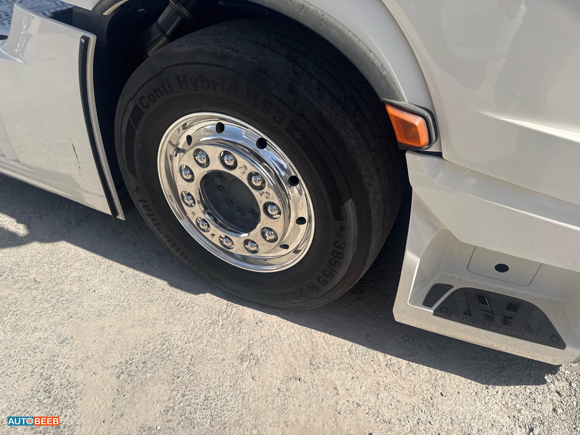 راس تريلا مرسيدس بنز 2015