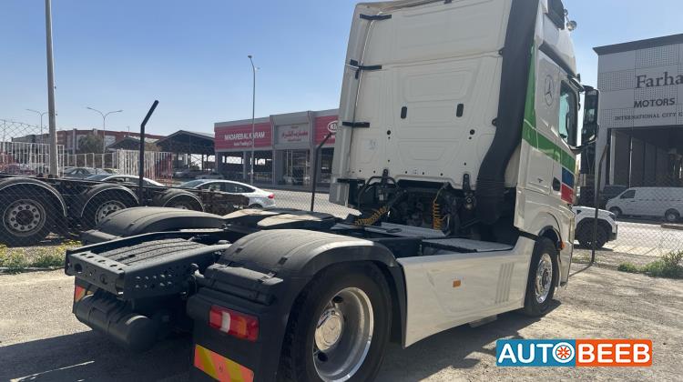 راس تريلا مرسيدس بنز 2015