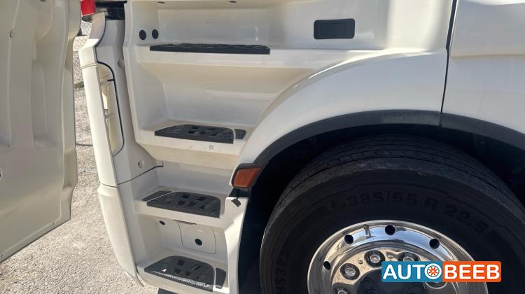 راس تريلا مرسيدس بنز 2015