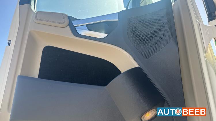 راس تريلا مرسيدس بنز 2015