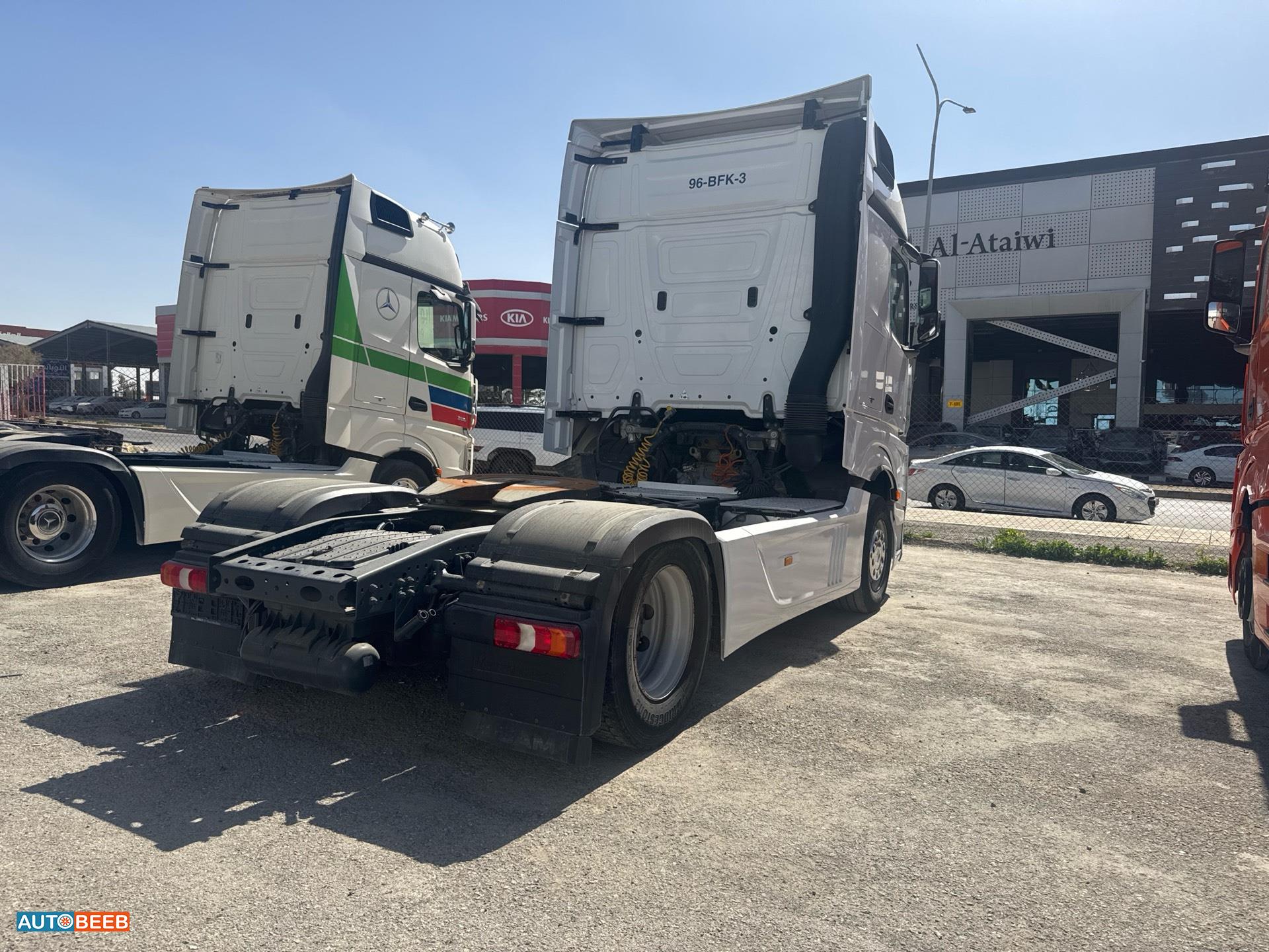 راس تريلا مرسيدس بنز 2015