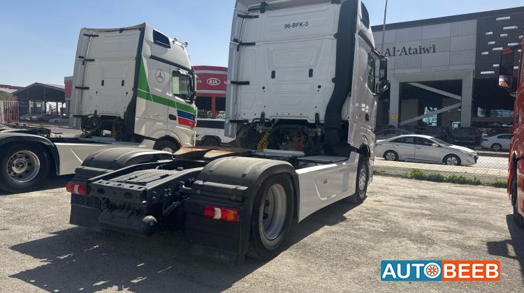 راس تريلا مرسيدس بنز 2015