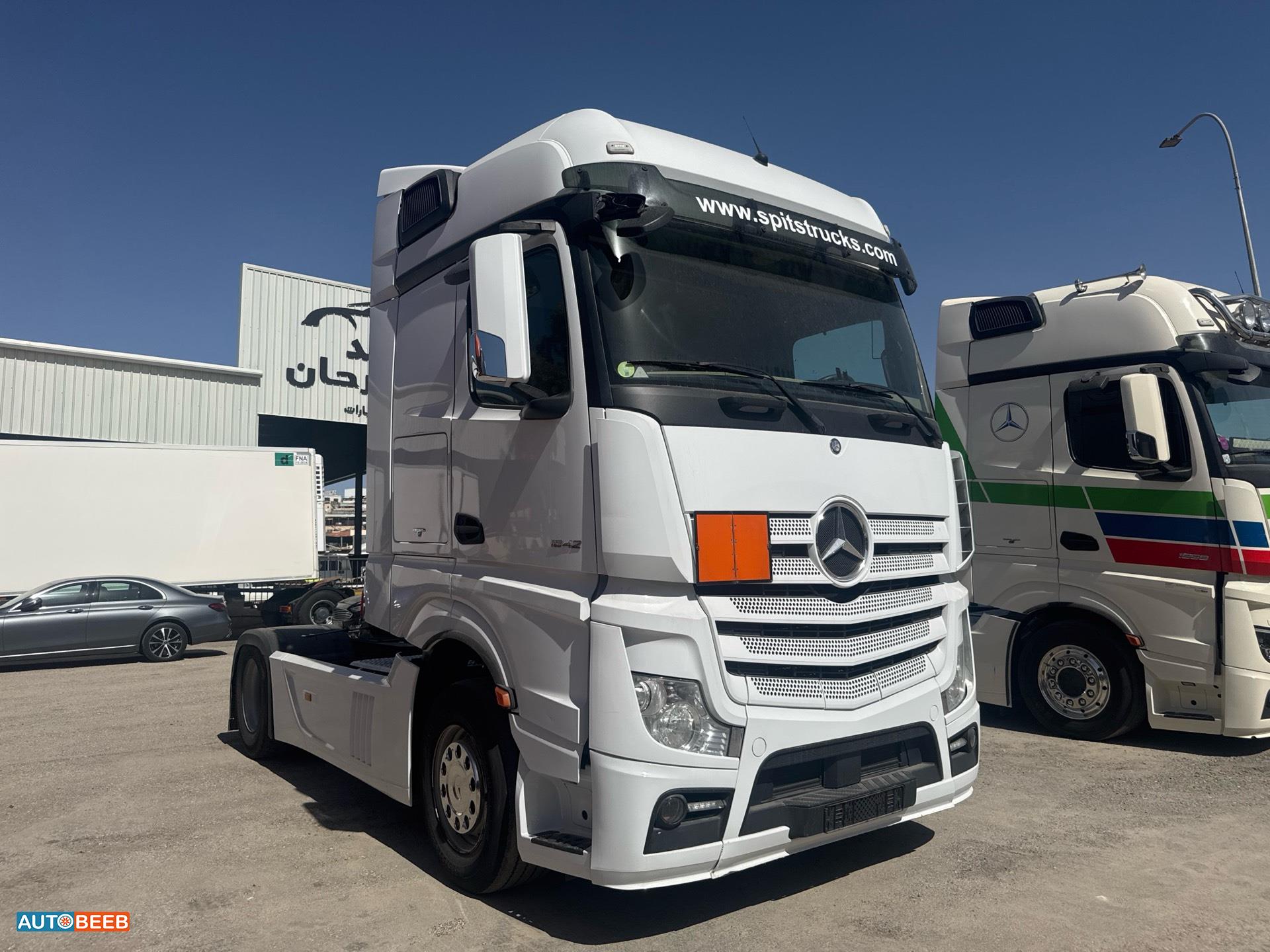 راس تريلا مرسيدس بنز 2015