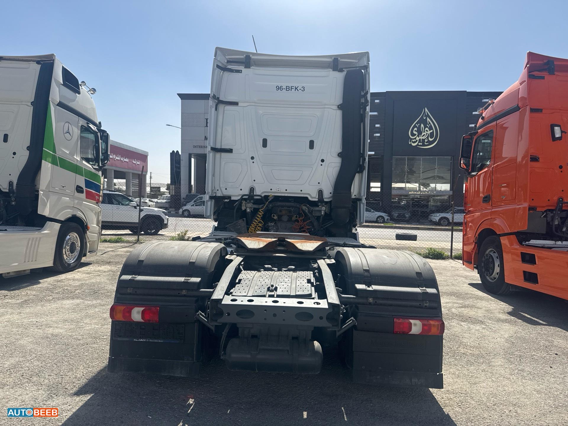 راس تريلا مرسيدس بنز 2015