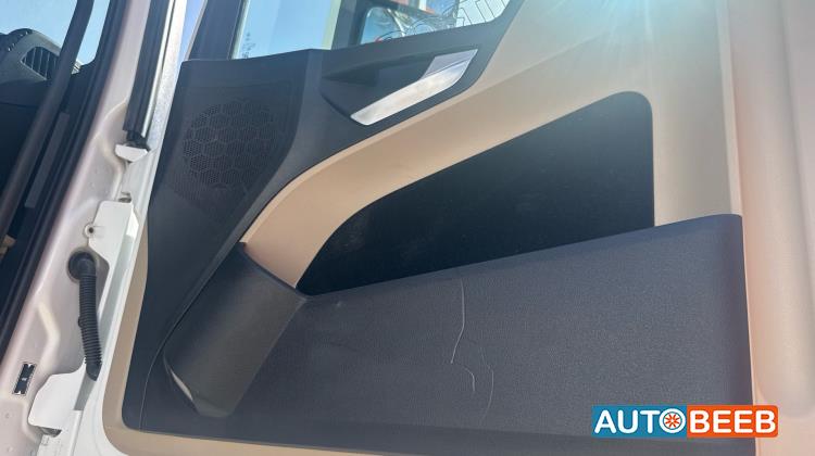 راس تريلا مرسيدس بنز 2015