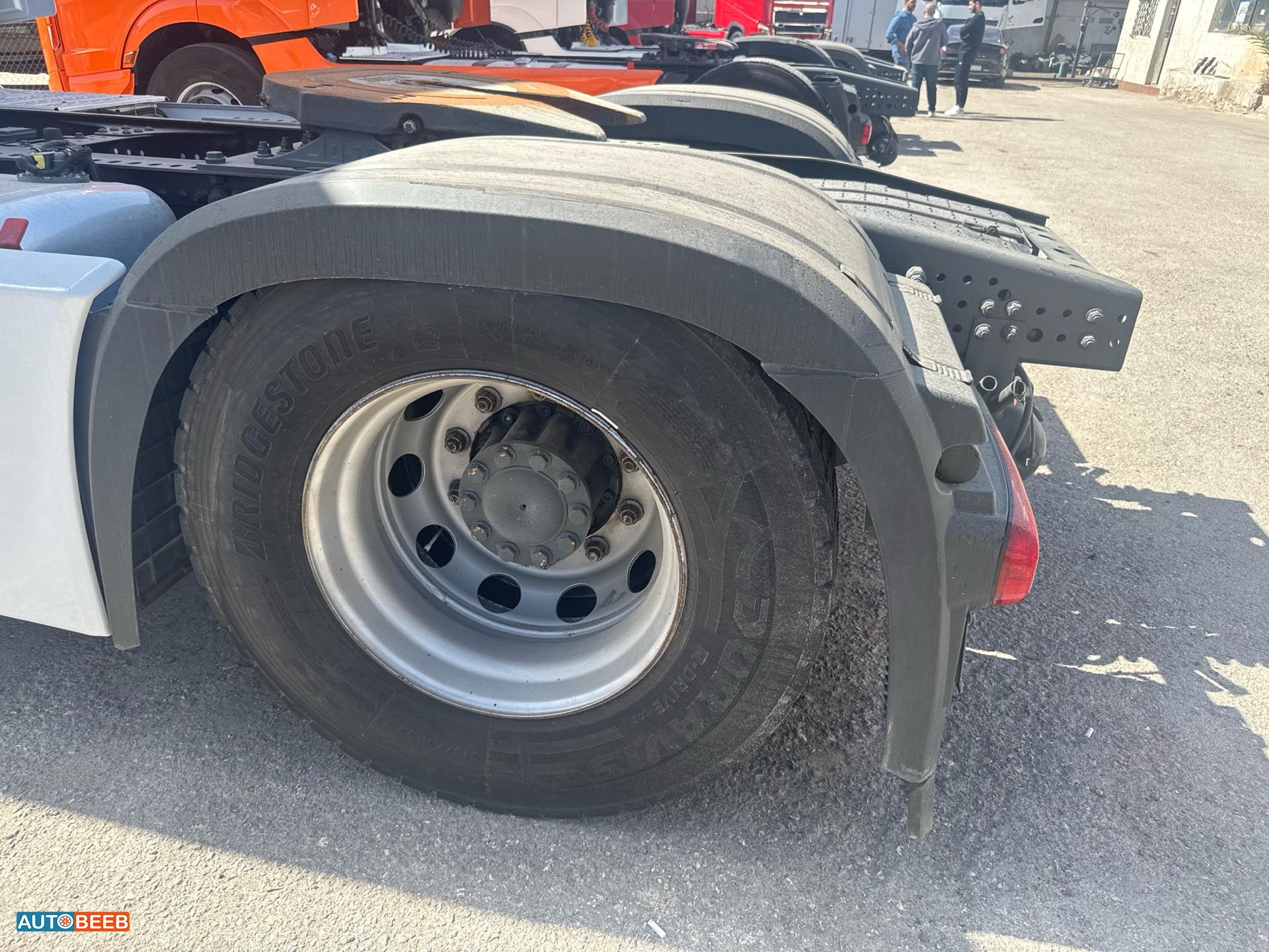 راس تريلا مرسيدس بنز 2015