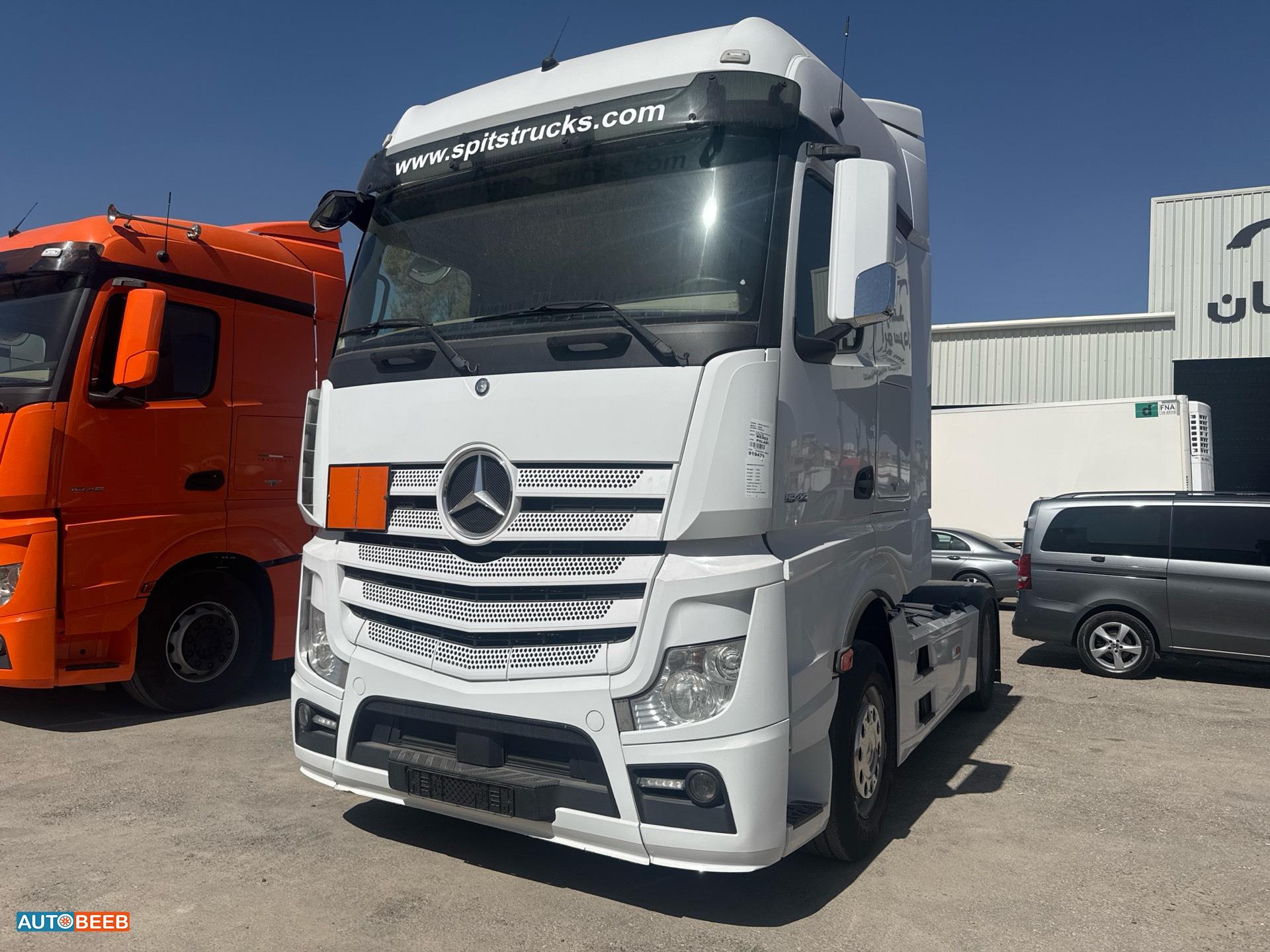 راس تريلا مرسيدس بنز 2015