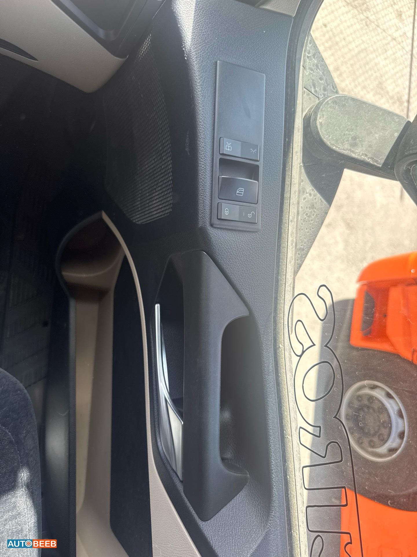 راس تريلا مرسيدس بنز 2015