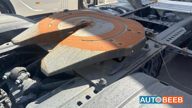 راس تريلا مرسيدس بنز 2015