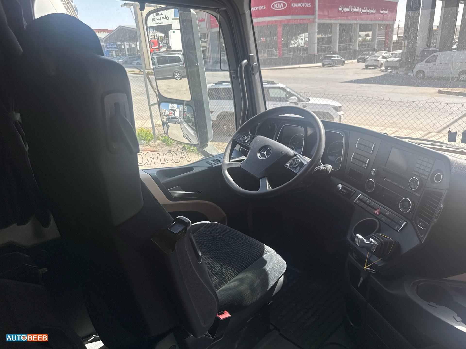 راس تريلا مرسيدس بنز 2015