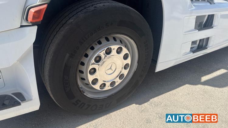 راس تريلا مرسيدس بنز 2015