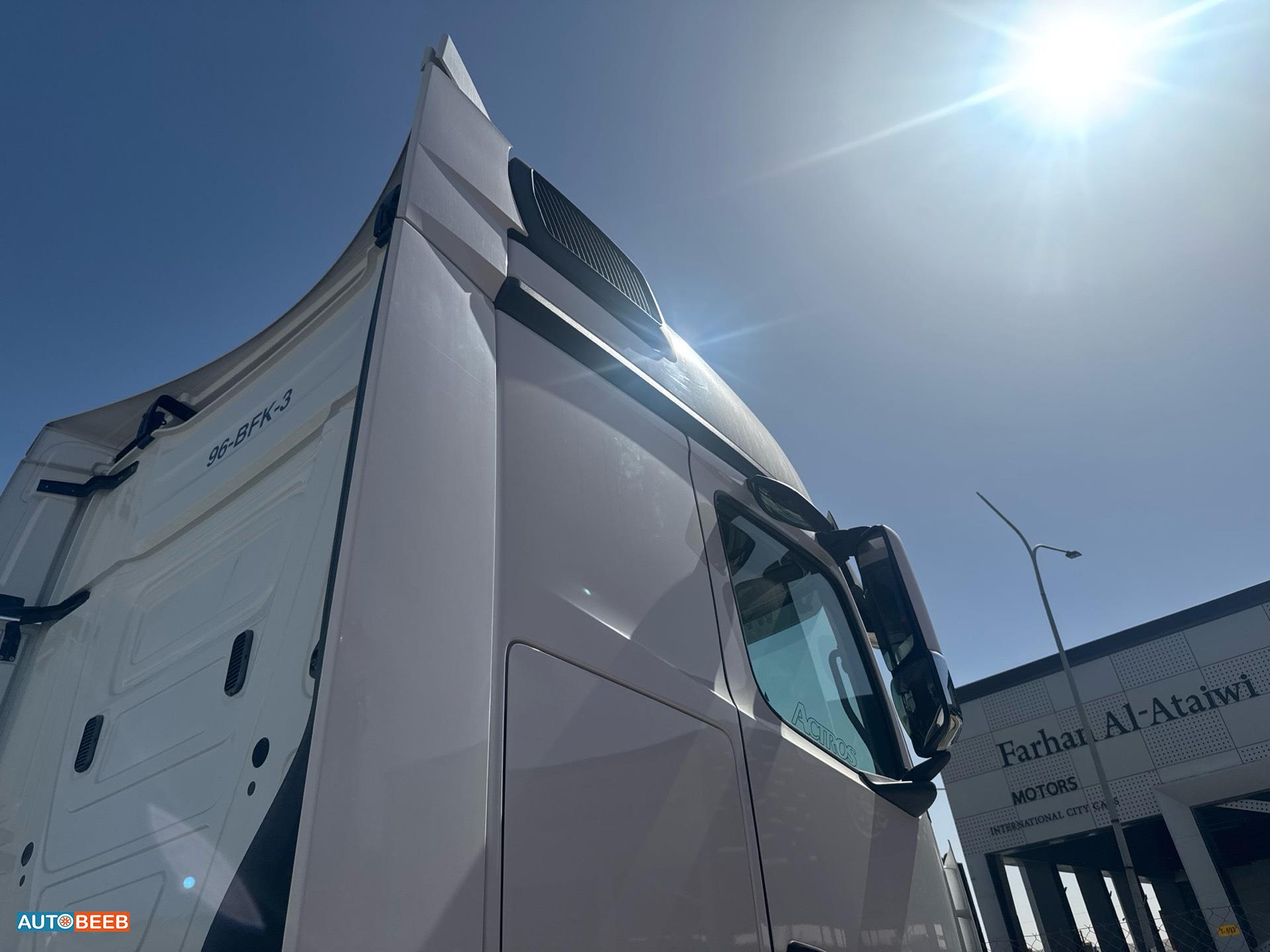 راس تريلا مرسيدس بنز 2015