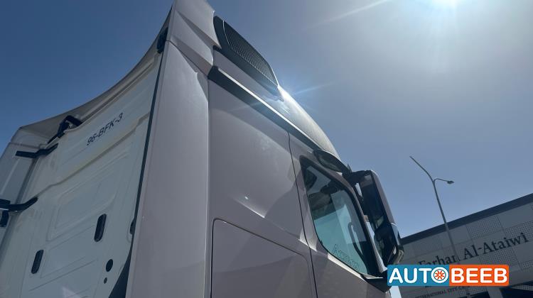 راس تريلا مرسيدس بنز 2015