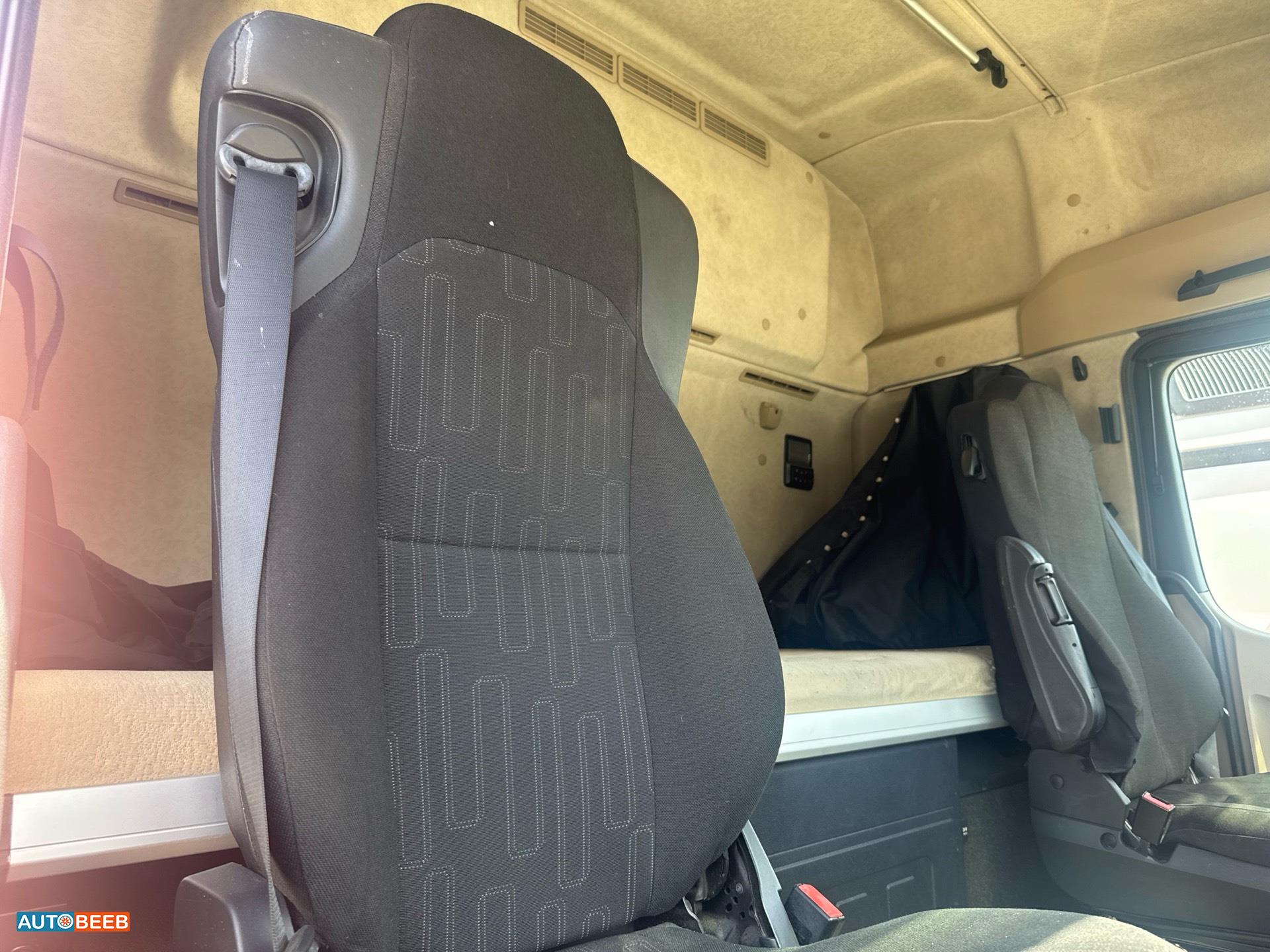 راس تريلا مرسيدس بنز 2015