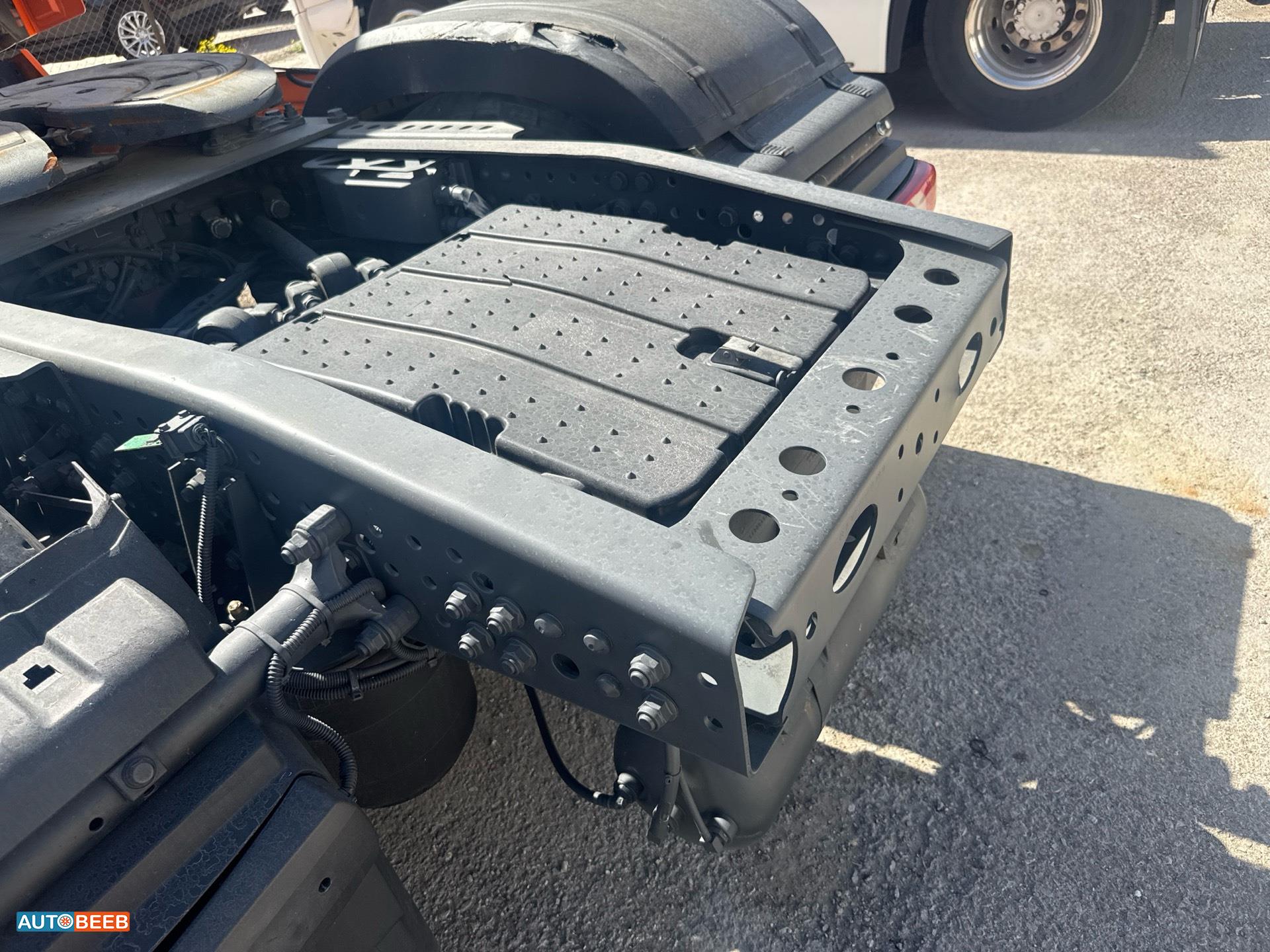 راس تريلا مرسيدس بنز 2015