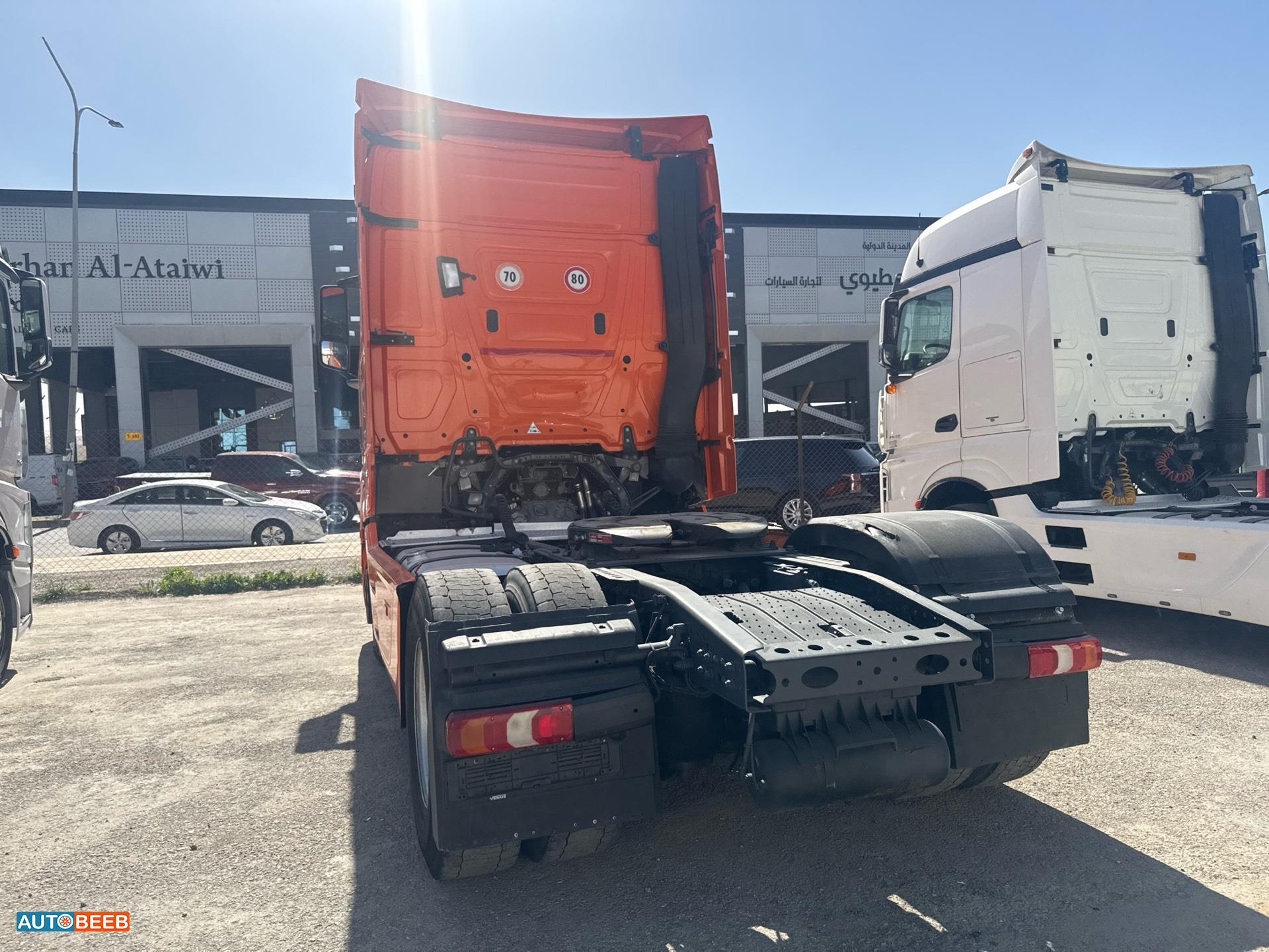 راس تريلا مرسيدس بنز 2015