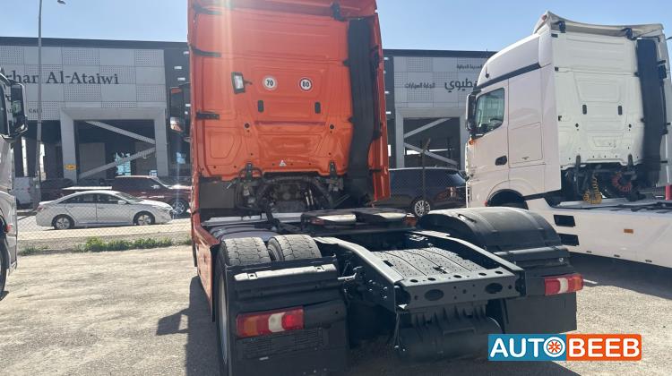 راس تريلا مرسيدس بنز 2015