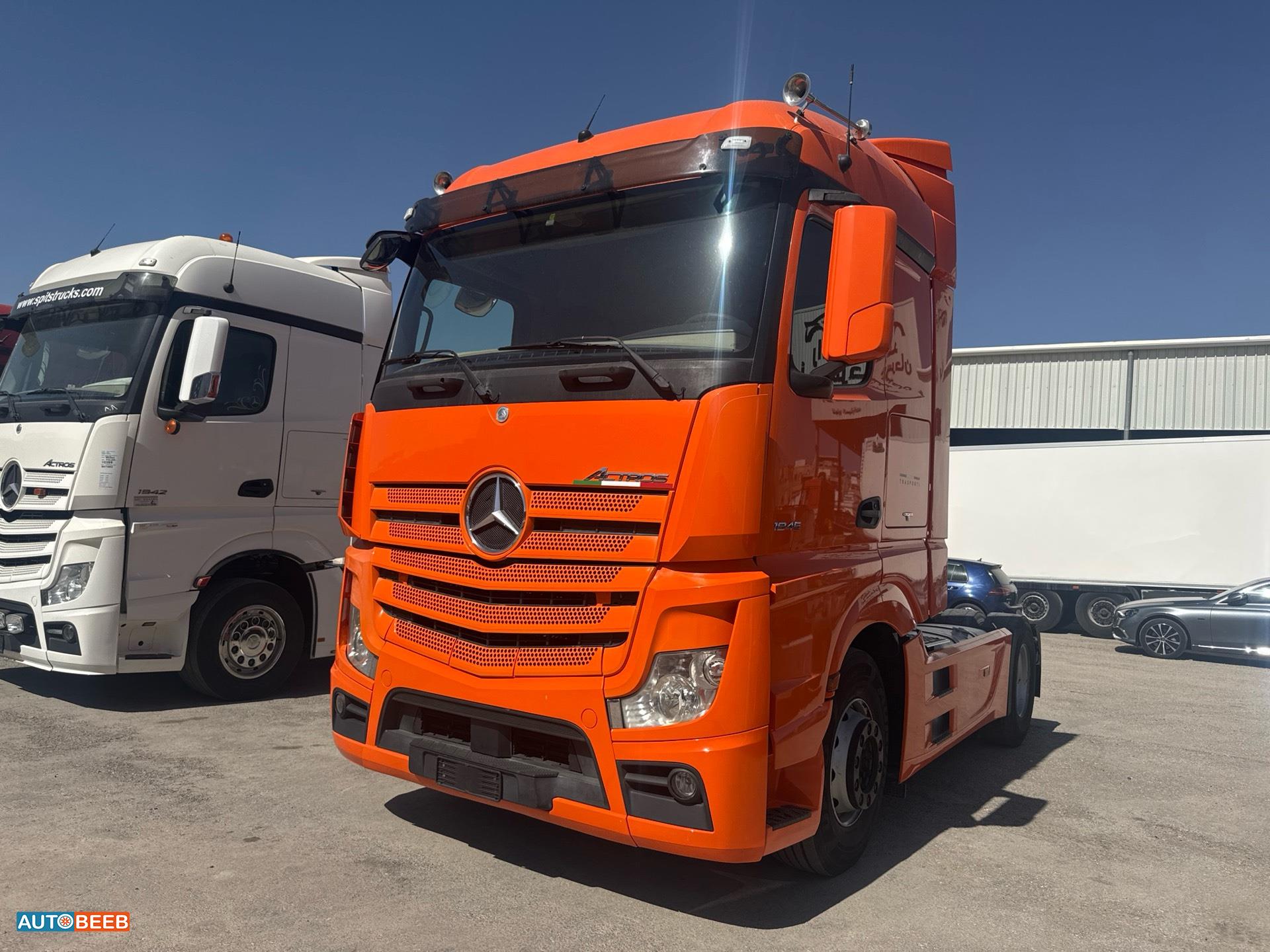 راس تريلا مرسيدس بنز 2015