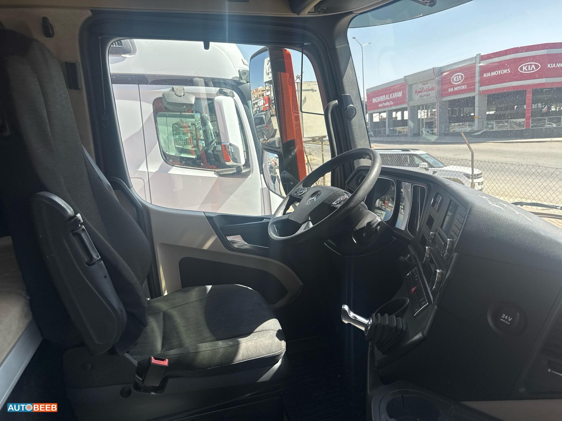 راس تريلا مرسيدس بنز 2015