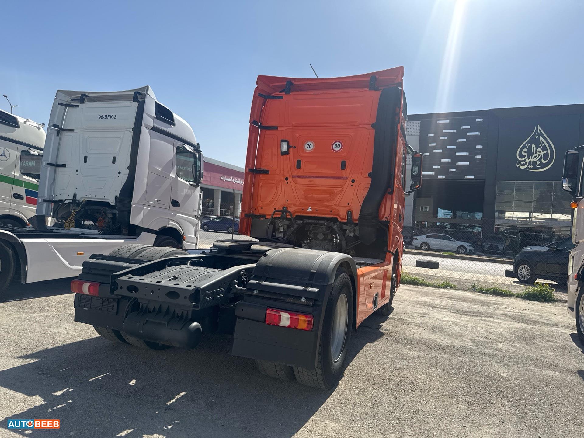 راس تريلا مرسيدس بنز 2015