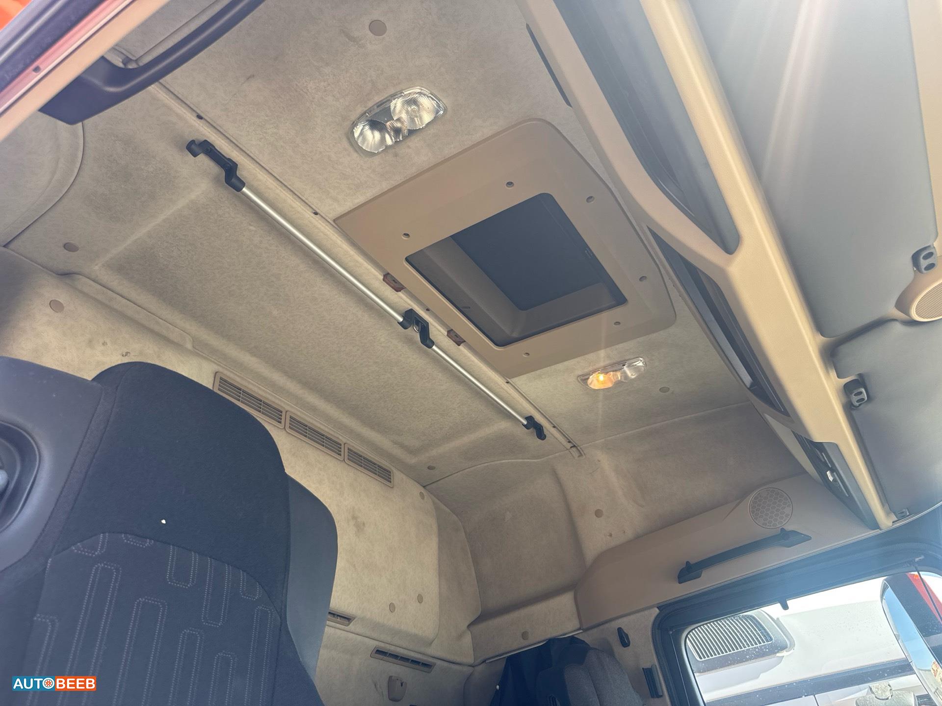 راس تريلا مرسيدس بنز 2015