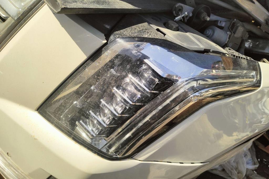 ضوء امامي يمين شمال كاديلاك اسكاليد 2015 2016 2017 2018 2019 2020