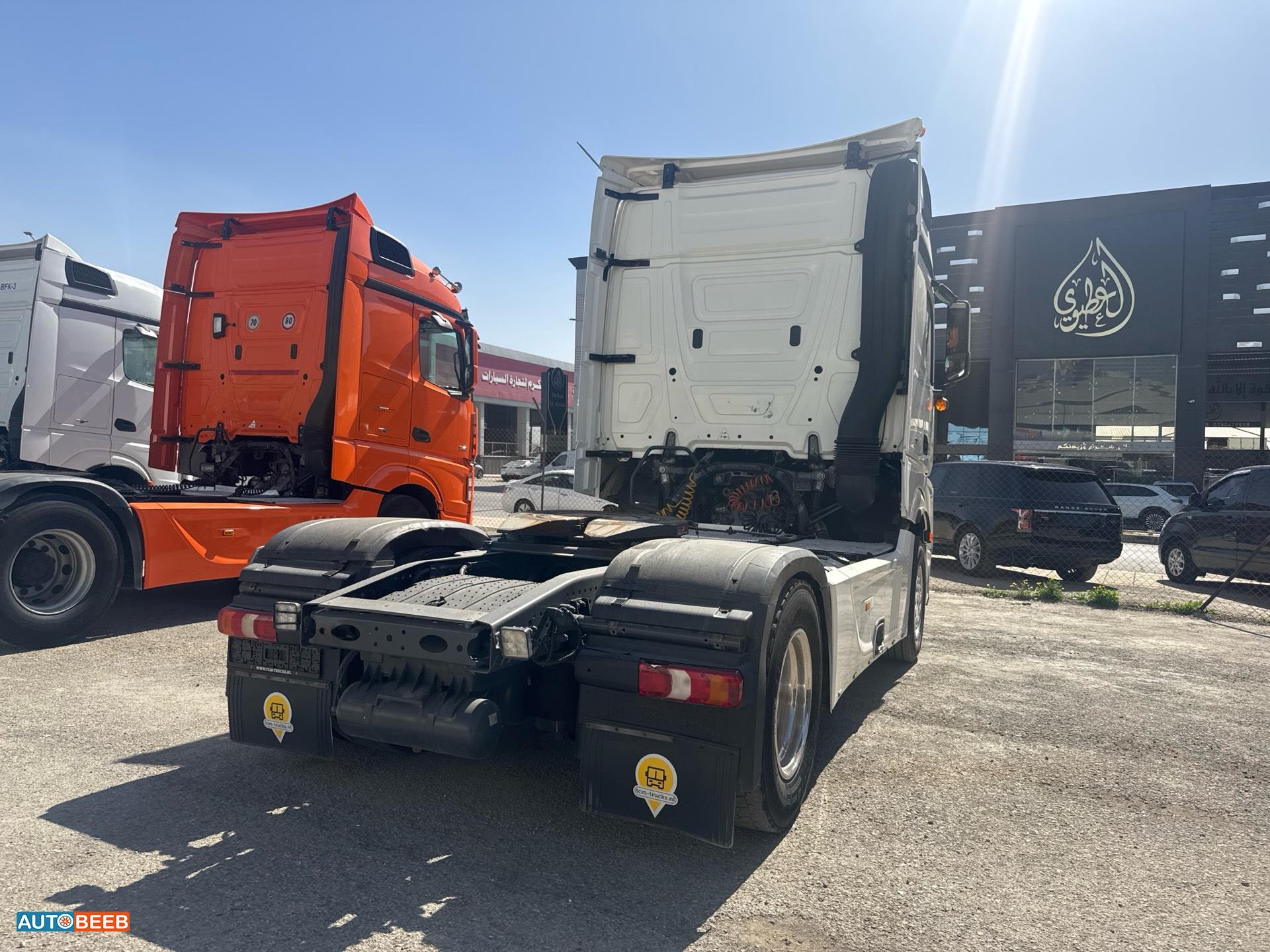 Tractor Unit Mercedes Benz 2015