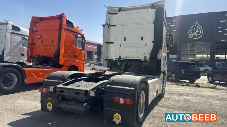 Tractor Unit Mercedes Benz 2015