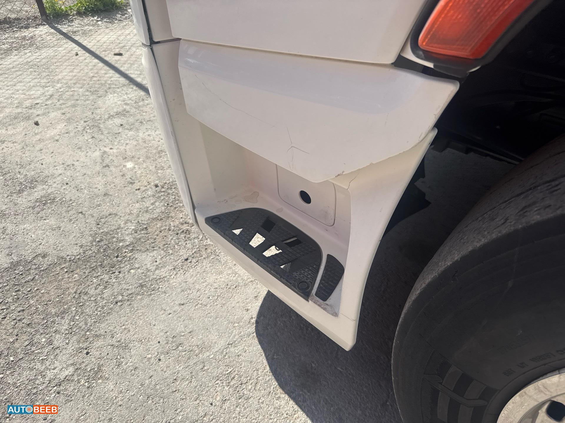 Tractor Unit Mercedes Benz 2015