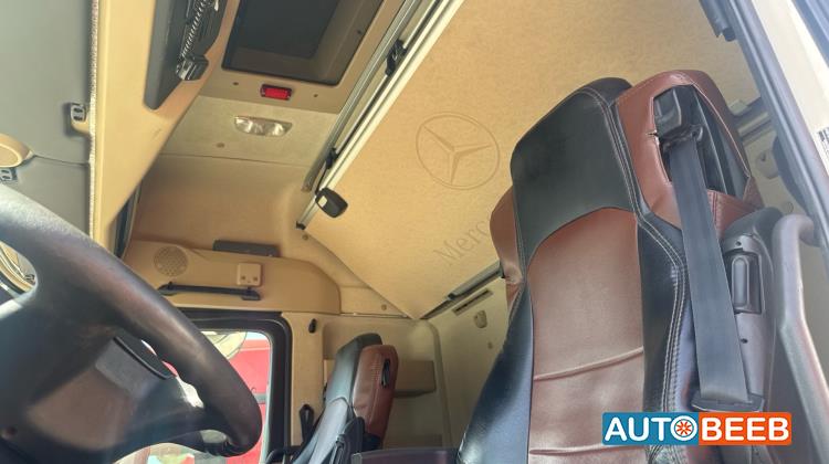 Tractor Unit Mercedes Benz 2015