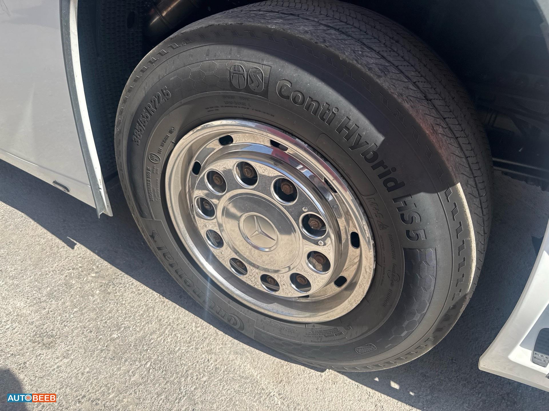 Tractor Unit Mercedes Benz 2015