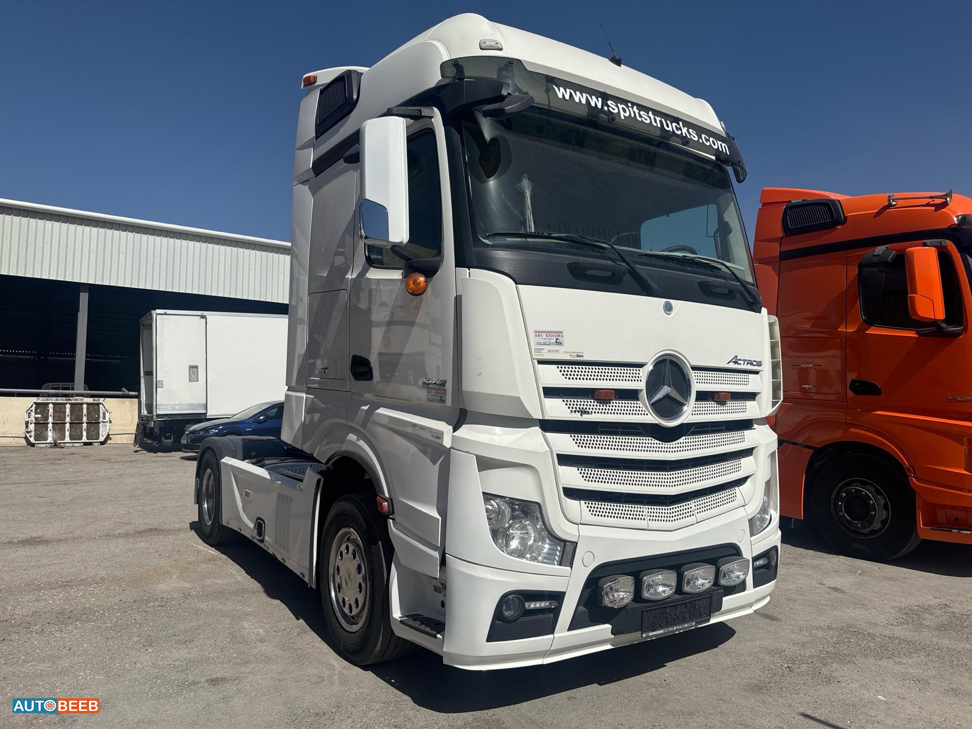 Tractor Unit Mercedes Benz 2015