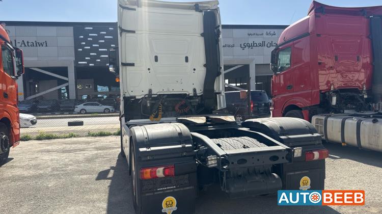 Tractor Unit Mercedes Benz 2015