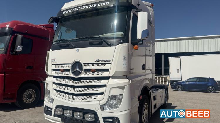 Tractor Unit Mercedes Benz 2015