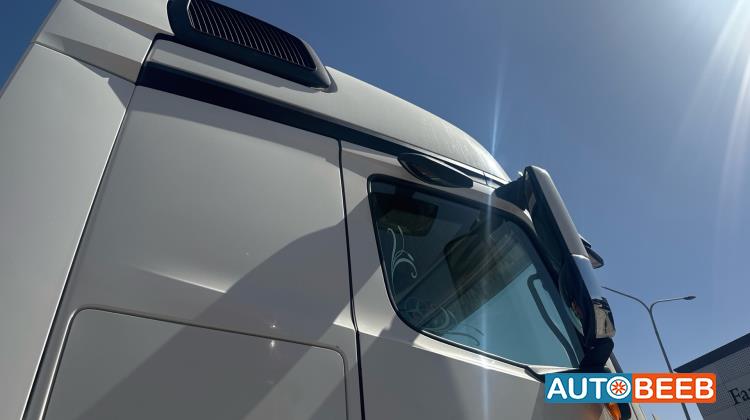 Tractor Unit Mercedes Benz 2015