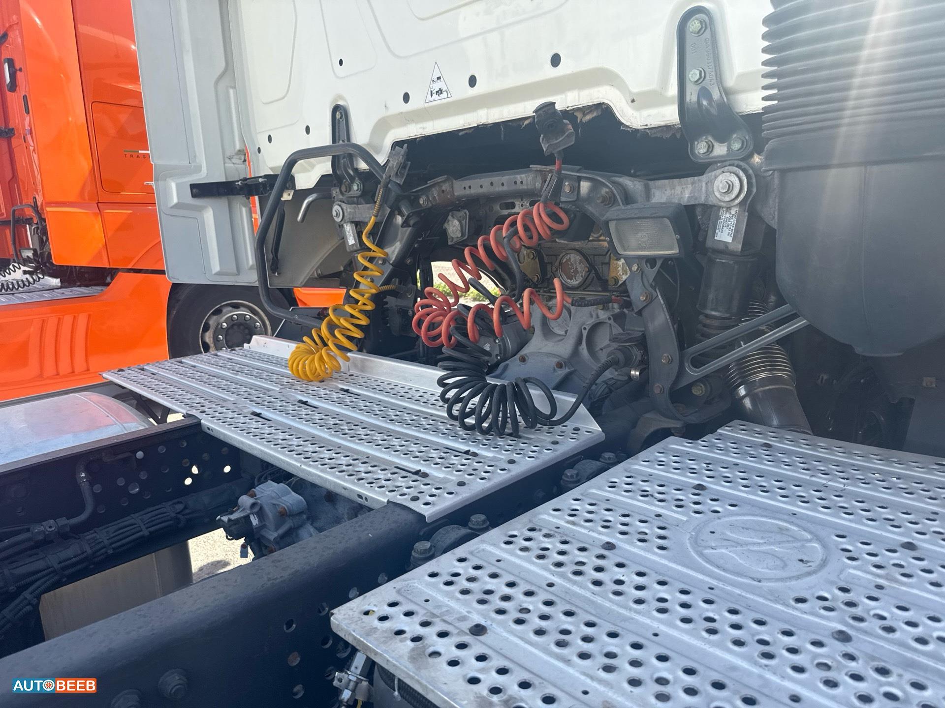 Tractor Unit Mercedes Benz 2015