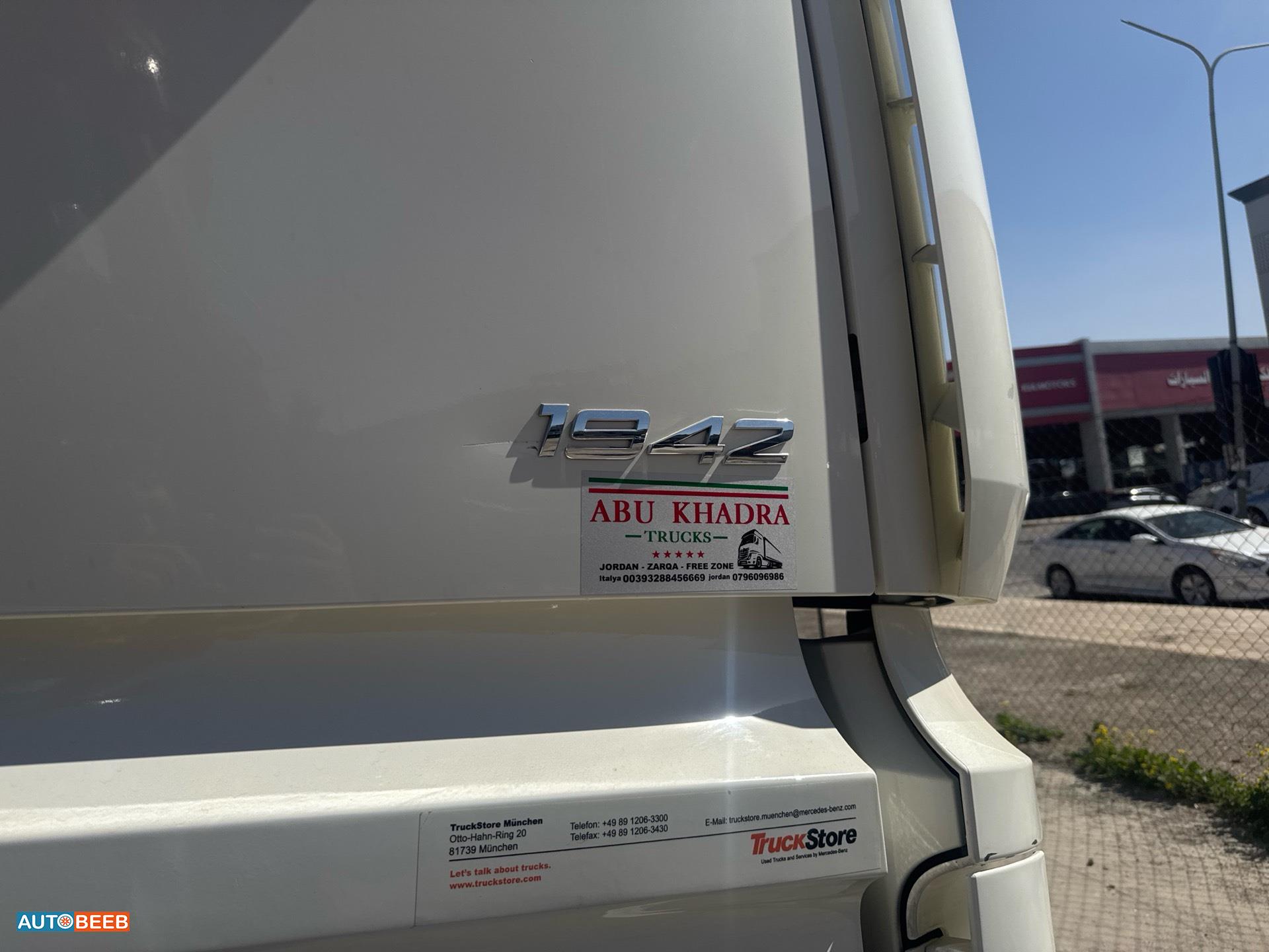 Tractor Unit Mercedes Benz 2015